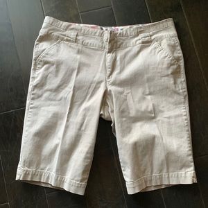 Flat Front 2 Side Pockets BERMUDA SHORTS in Kaki SIZE 16 Classic / Basic & Clean